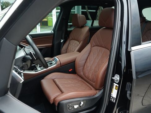 Used 2025 BMW X5 xDrive40i AWD/4WD image 16