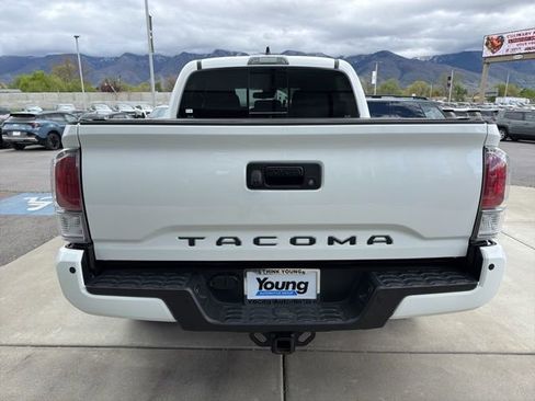 Used 2022 Toyota Tacoma TRD Off-Road w/ Technology Package AWD/4WD image 6