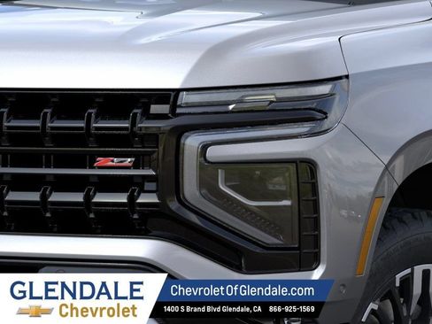 New 2026 Chevrolet Suburban Z71 w/ Comfort Package AWD/4WD image 10