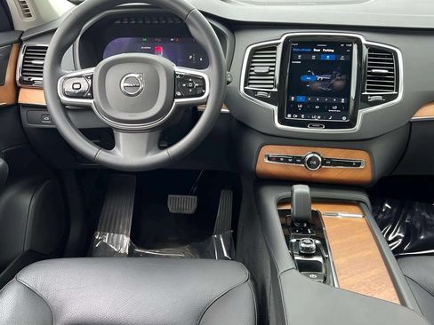 Used 2023 Volvo XC90 B6 Plus AWD/4WD image 7
