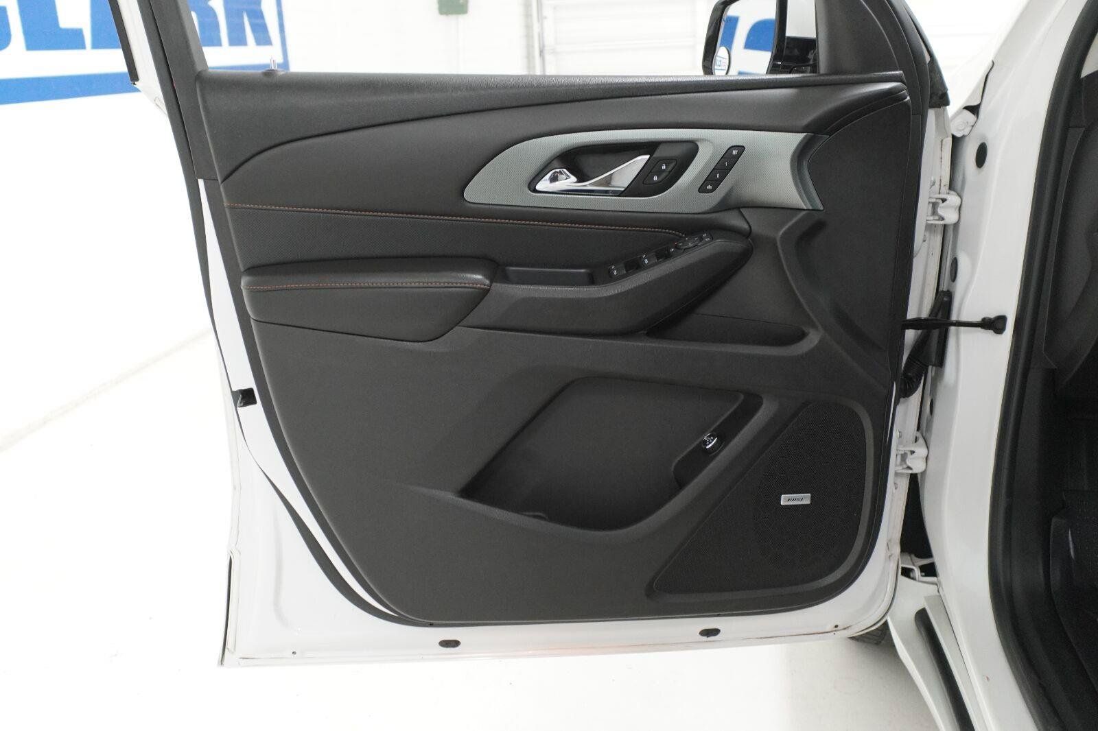 Used 2018 Chevrolet Traverse Premier w/ Driver Confidence II Package FWD image 22