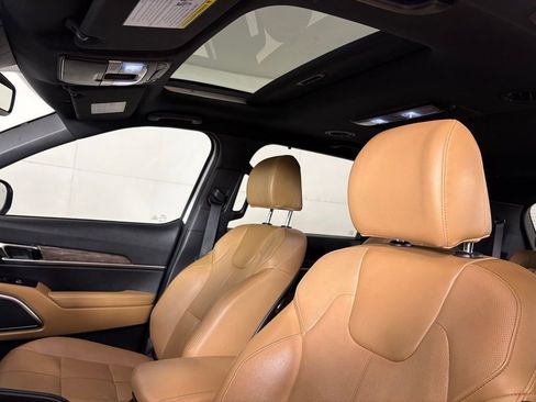 Used 2022 Kia Telluride SX w/ Towing Package image 18