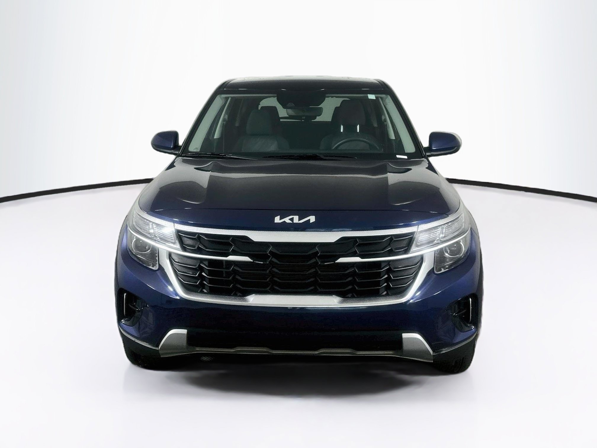 Used 2026 Kia Seltos LX FWD image 2