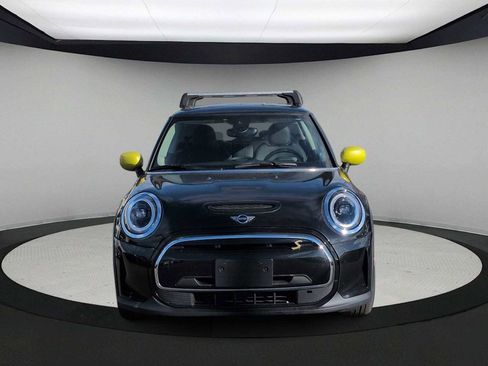 Certified 2024 MINI Cooper SE image 3