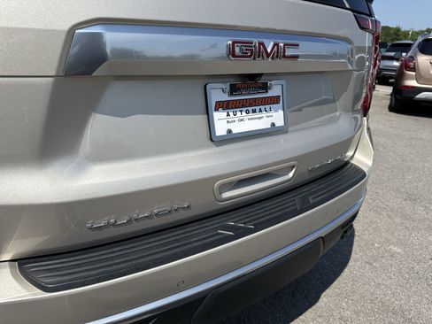 Used 2023 GMC Yukon Denali image 32