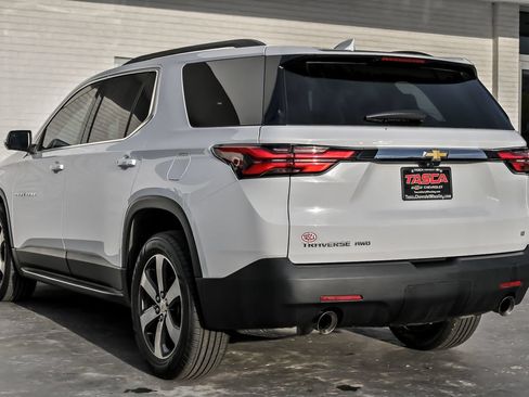 Used 2023 Chevrolet Traverse LT w/ LT Premium Package AWD/4WD image 9
