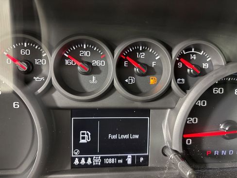 Used 2025 Chevrolet Silverado 2500 Custom w/ Custom Value Package image 14