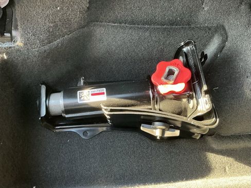 Used 2024 GMC Sierra 1500 Elevation w/ LPO, Elevation Black Package image 35