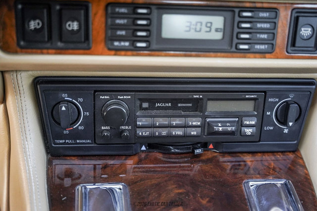 Used 1993 Jaguar XJS 4.0 Convertible RWD image 32
