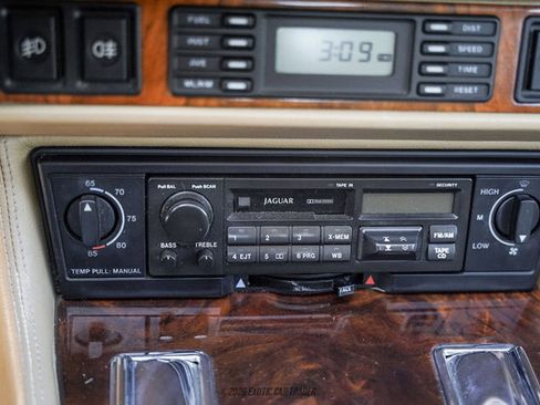 Used 1993 Jaguar XJS 4.0 Convertible RWD image 32