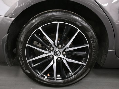 Used 2024 Toyota Camry SE w/ Cold Weather Package FWD image 30