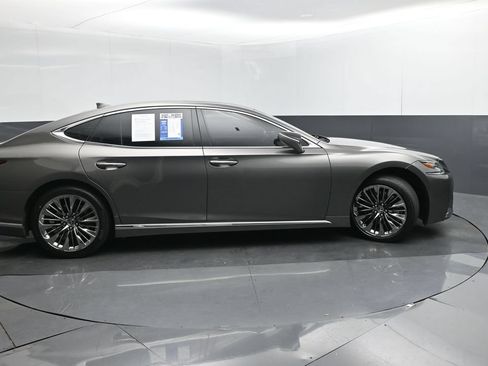 Used 2018 Lexus LS 500 w/ Interior Upgrade Package RWD image 33