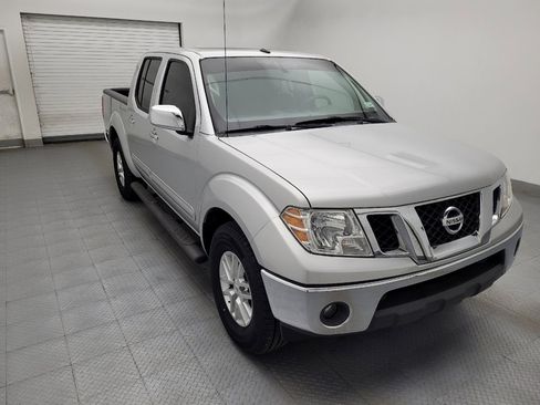 Used 2019 Nissan Frontier SL RWD image 13