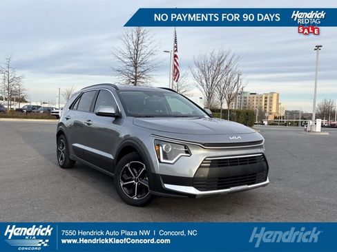 Certified 2025 Kia Niro LX image 1