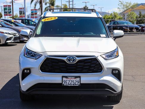 Used 2023 Toyota Highlander Limited AWD/4WD image 2