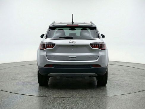 Used 2025 Jeep Compass Trailhawk image 7