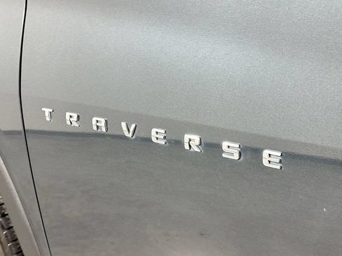 Used 2020 Chevrolet Traverse LT w/ Driver Confidence II Package AWD/4WD image 28