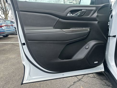 Used 2022 GMC Acadia SLT w/ Trailering Package image 5