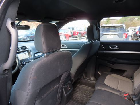 Used 2018 Ford Explorer XLT w/ Equipment Group 201A image 25