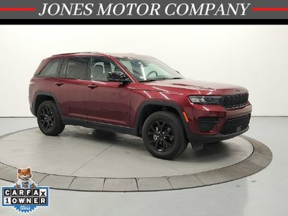 Used 2025 Jeep Grand Cherokee Altitude