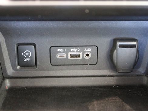 Used 2024 Nissan Sentra SV FWD image 19