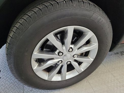 Used 2018 Dodge Durango SXT w/ Quick Order Package 2BB AWD/4WD image 31