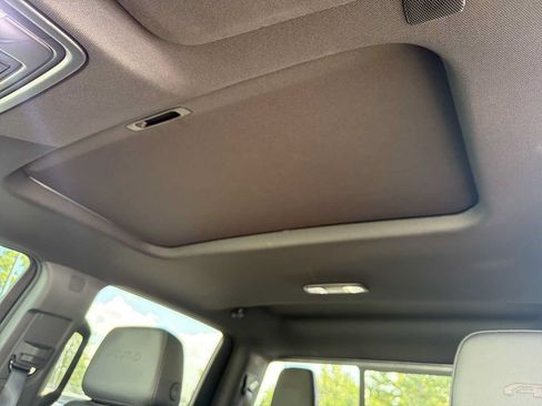 Used 2025 GMC Sierra 1500 AT4 w/ AT4 Premium Package AWD/4WD image 20