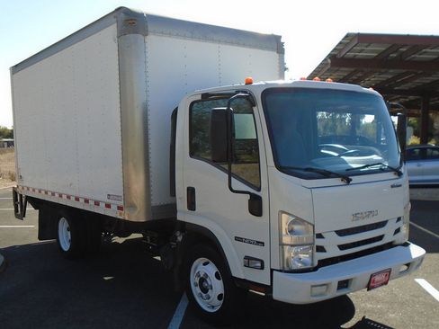 Used 2021 Isuzu NPR image 7