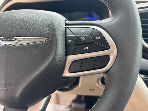 Used 2023 Chrysler Voyager LX FWD image 24
