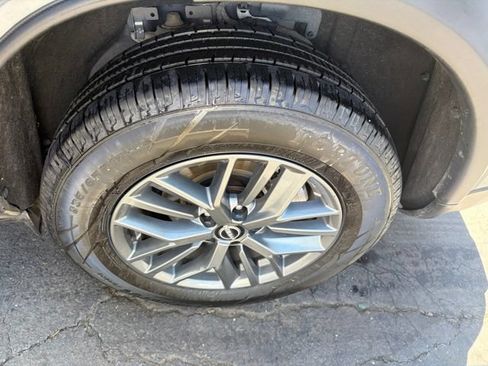 Used 2024 Nissan Rogue S FWD image 8