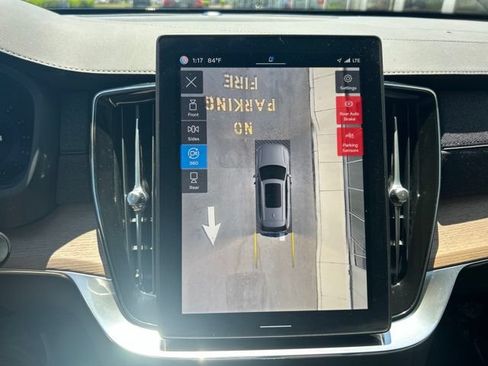Certified 2025 Volvo XC90 B6 Plus AWD/4WD image 28