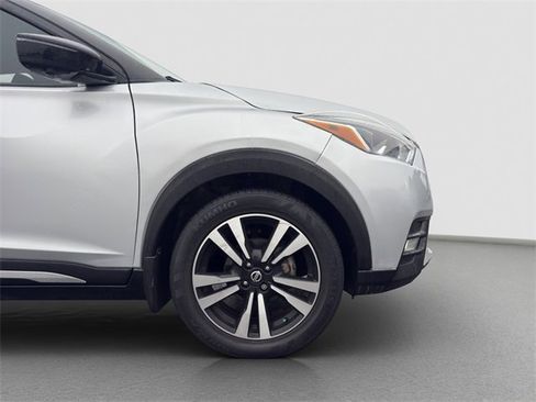 Used 2018 Nissan Kicks SR w/ Exterior Package image 21