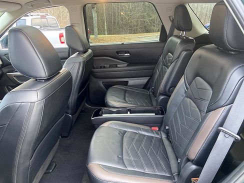 Certified 2023 Nissan Pathfinder Platinum image 12