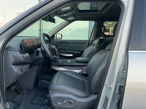 Used 2024 Kia EV9 Wind image 10