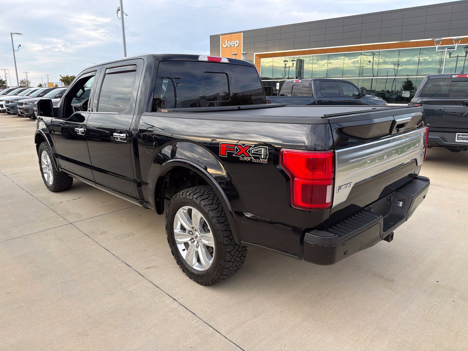 Used 2019 Ford F150 Platinum w/ Equipment Group 701A Luxury AWD/4WD image 3