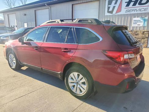 Used 2019 Subaru Outback 2.5i Premium image 4