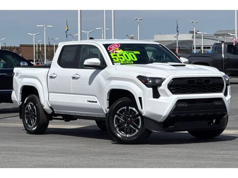 New 2026 Toyota Tacoma TRD Sport AWD/4WD image 2