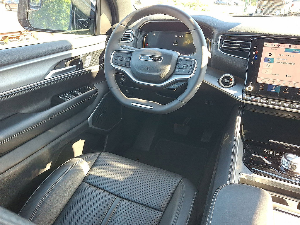 Used 2025 Jeep Wagoneer Series II AWD/4WD image 15