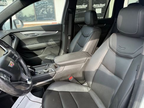 Used 2024 Cadillac XT6 Luxury w/ LPO, Floor Liner Package image 3