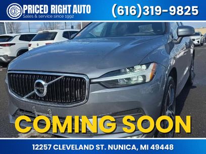 Used 2021 Volvo XC60 T5 Momentum w/ Premium Package