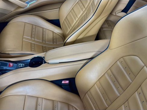 Used 2017 Ferrari California T RWD image 37