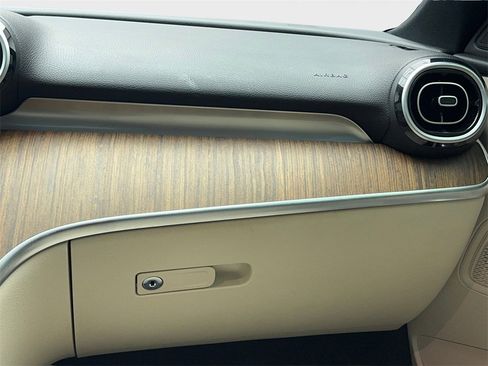 Used 2024 Mercedes-Benz C 300 Sedan image 20