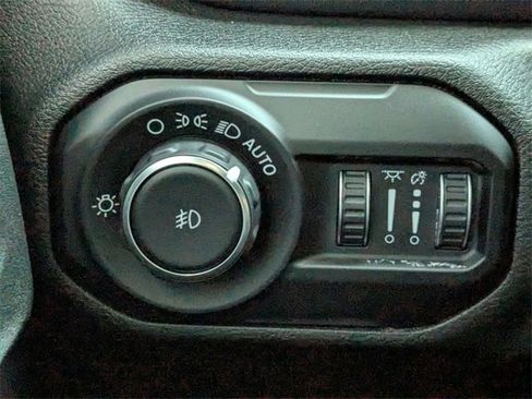 Used 2021 Jeep Wrangler Unlimited Sahara image 27