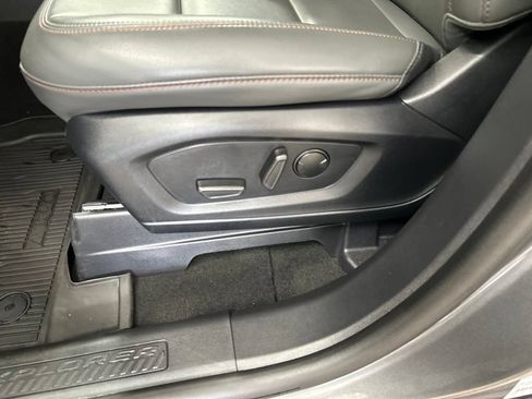Used 2025 Ford Explorer Active w/ Active Comfort Package AWD/4WD image 12