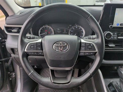 Certified 2023 Toyota Highlander LE image 15