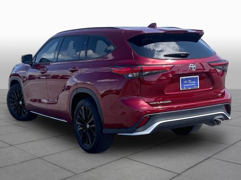 Used 2023 Toyota Highlander XSE FWD image 12
