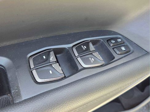 Used 2018 Hyundai Santa Fe Sport FWD image 22