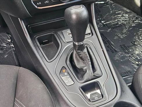 Used 2020 Jeep Cherokee Latitude image 12