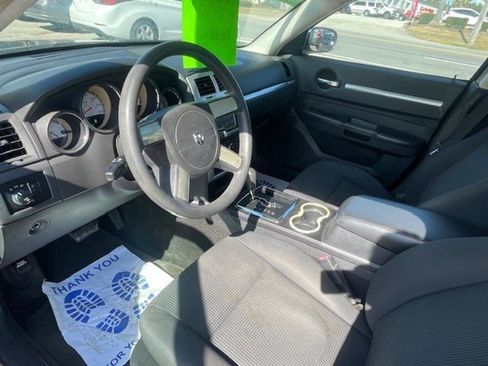Used 2010 Dodge Charger SXT image 6