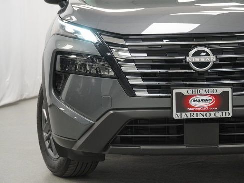 Used 2025 Nissan Rogue S image 6